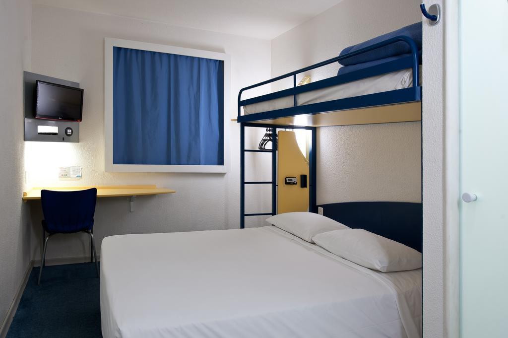 Ibis Budget Orly Chevilly Tram 7 Vitry-sur-Seine Bagian luar foto
