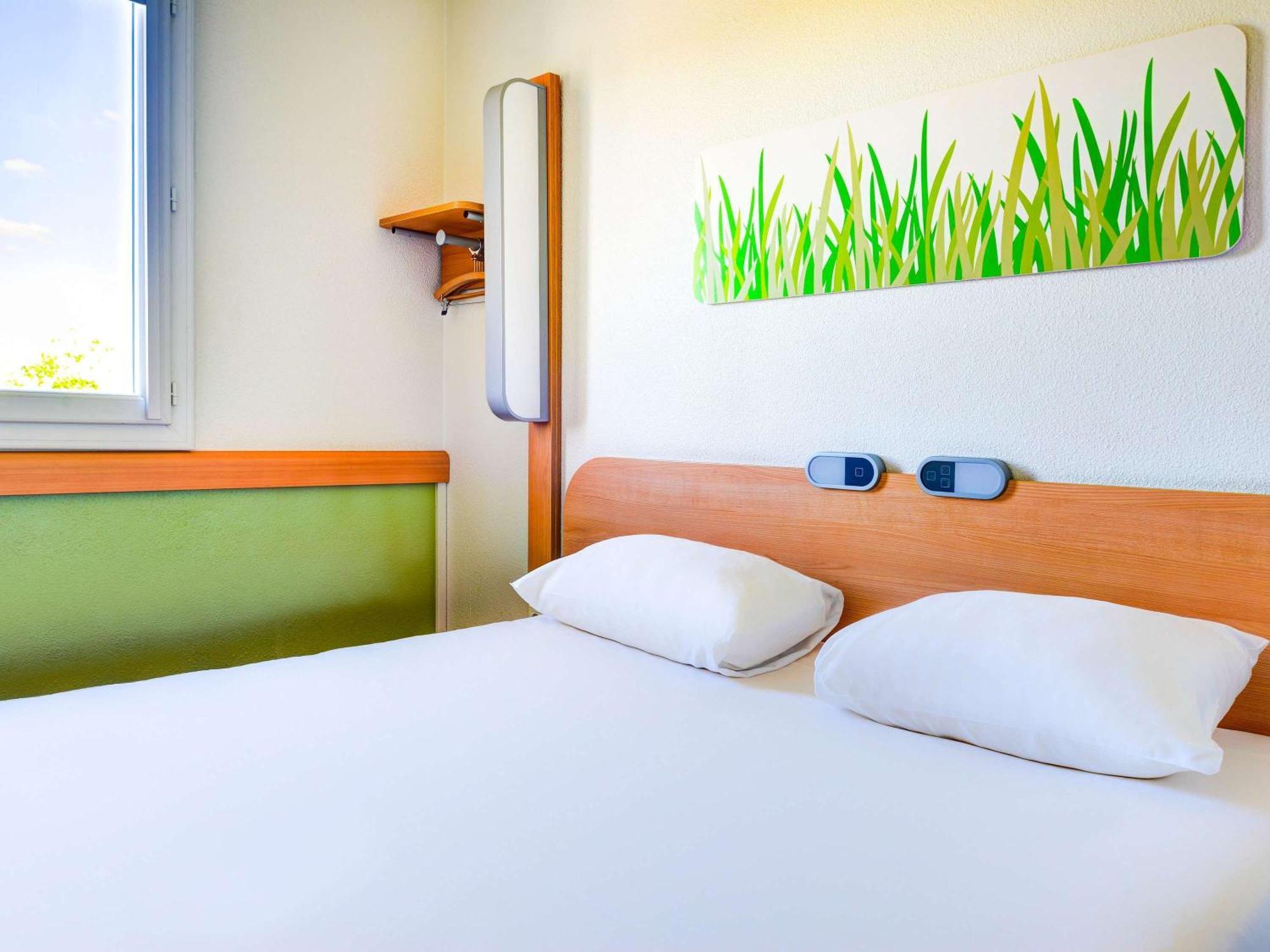 Ibis Budget Orly Chevilly Tram 7 Vitry-sur-Seine Bagian luar foto