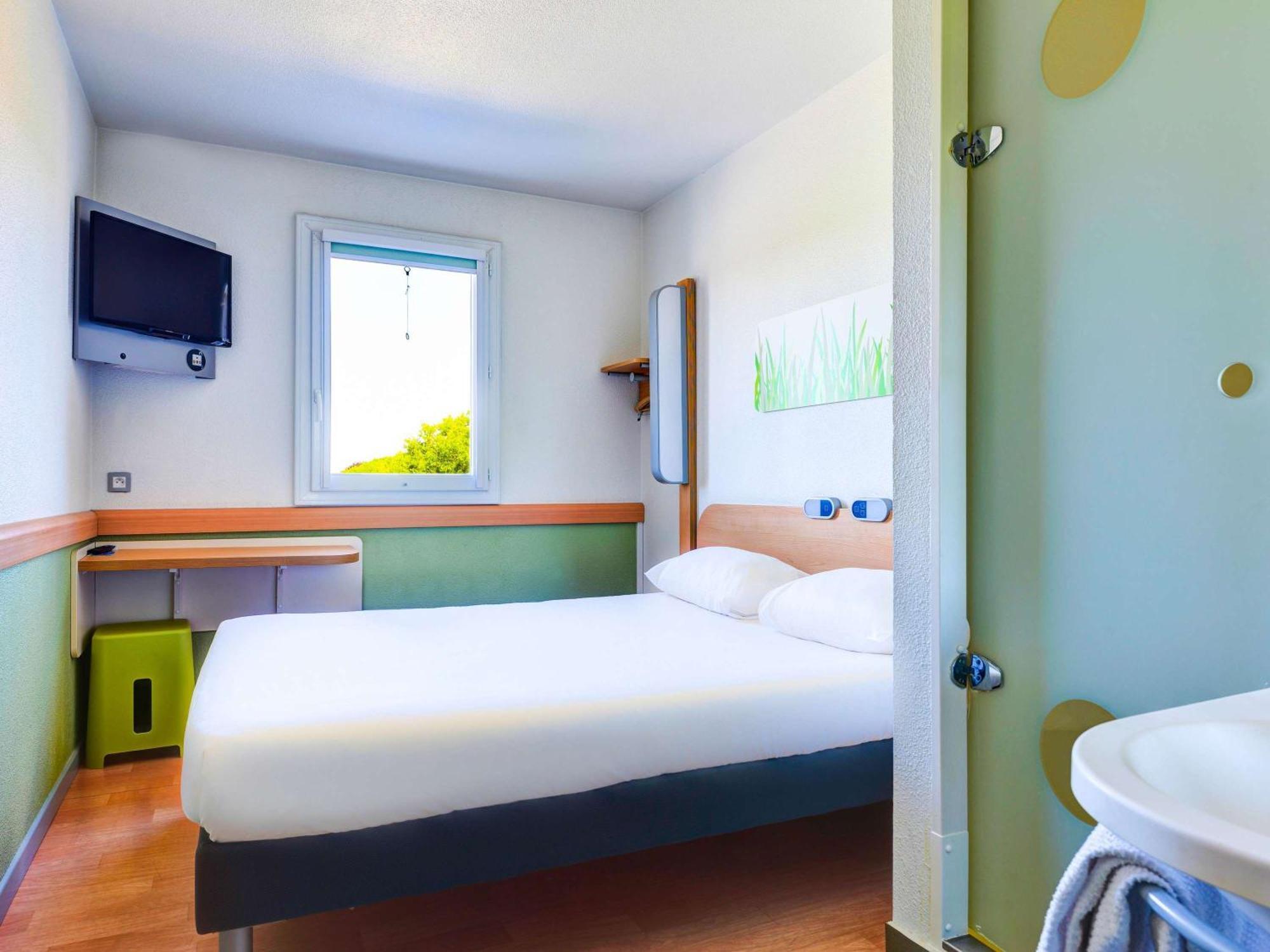 Ibis Budget Orly Chevilly Tram 7 Vitry-sur-Seine Bagian luar foto