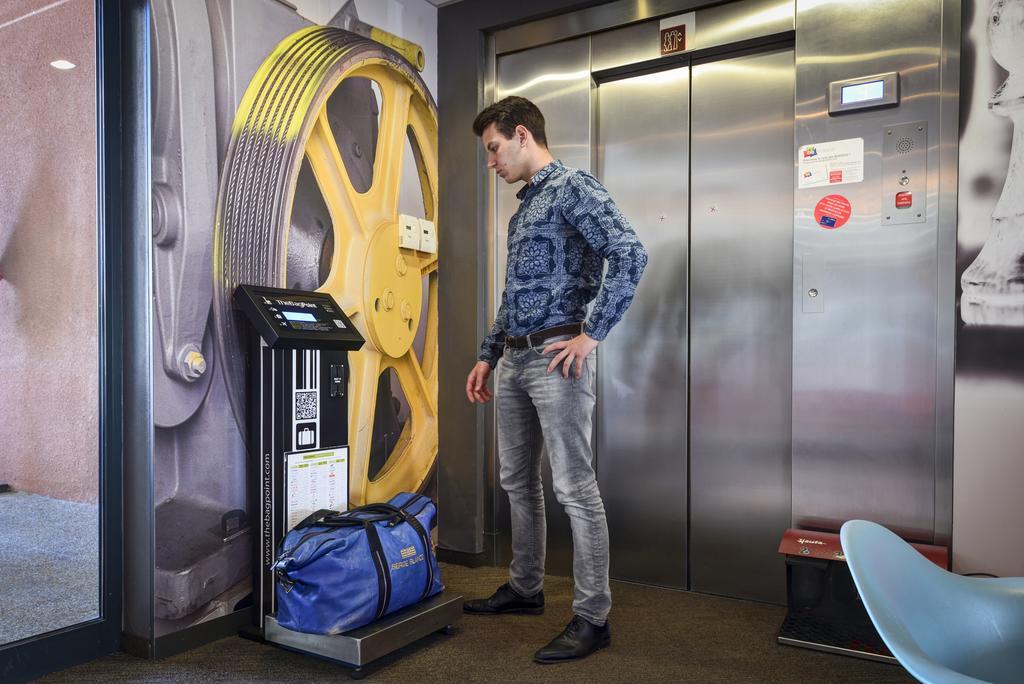 Ibis Budget Orly Chevilly Tram 7 Vitry-sur-Seine Bagian luar foto