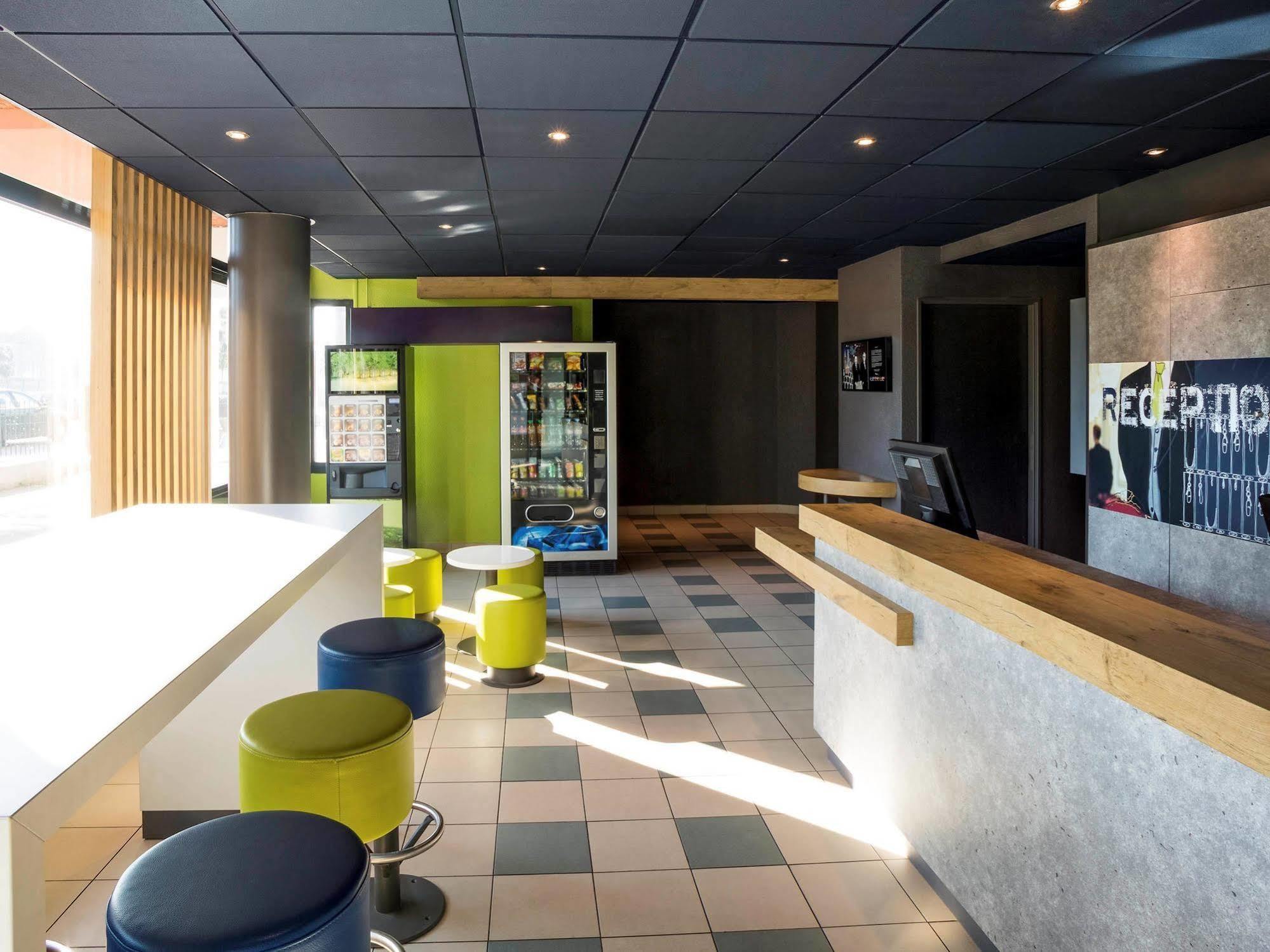 Ibis Budget Orly Chevilly Tram 7 Vitry-sur-Seine Bagian luar foto